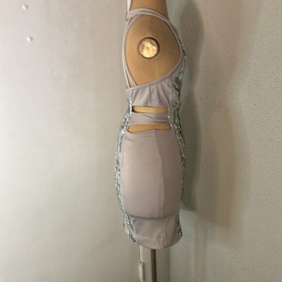 BEBE Silver Sequin Textured Halter Open Cutout Back Top Dress Cocktail FLAW - Picture 6 of 11